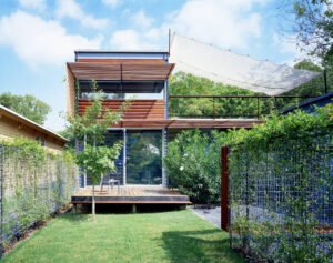 Green architecture with limpid glass interior